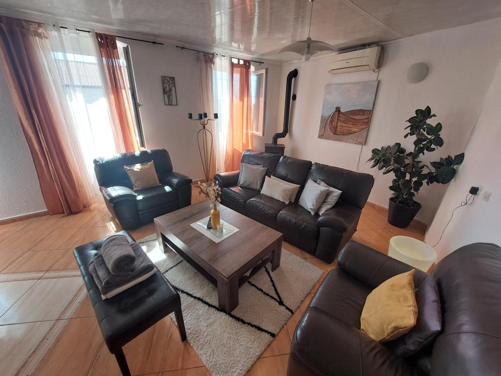 Emedes Apartment คาสตาฟ ภายนอก รูปภาพ